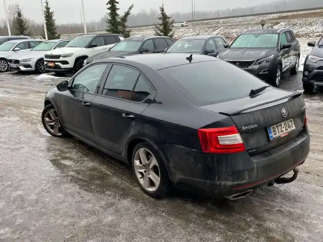 Musta Viistoperä, Skoda Octavia – BTZ-247