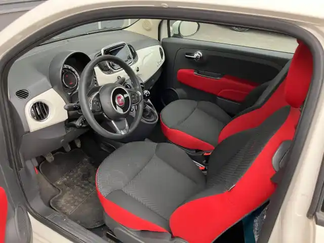 Valkoinen Avoauto, Fiat 500C – BUA-533