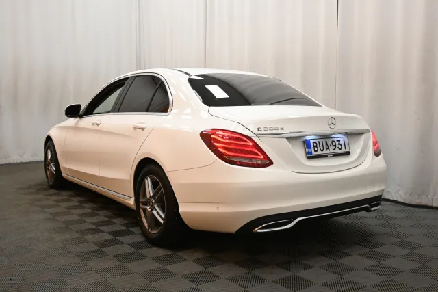 Valkoinen Sedan, Mercedes-Benz C – BUA-931