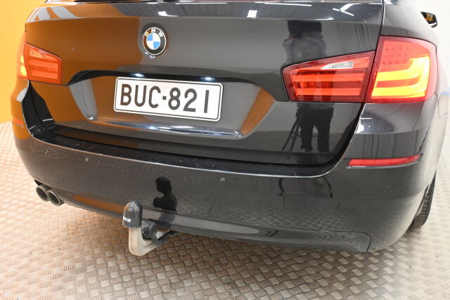 Musta Farmari, BMW 525 – BUC-821