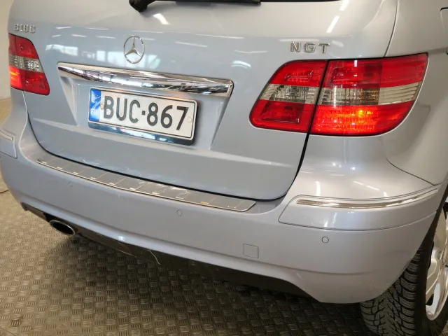 Sininen Tila-auto, Mercedes-Benz B – BUC-867