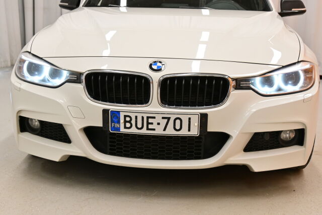 Valkoinen Farmari, BMW 320 – BUE-701