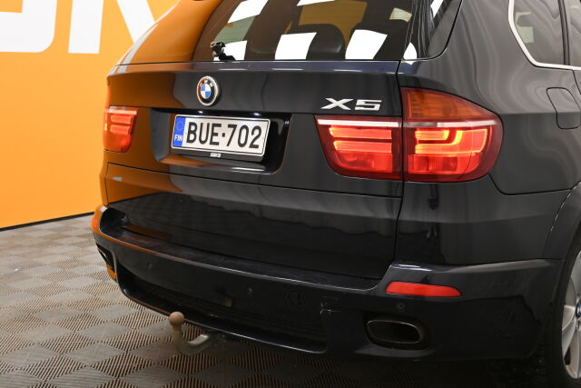 Musta Maastoauto, BMW X5 – BUE-702