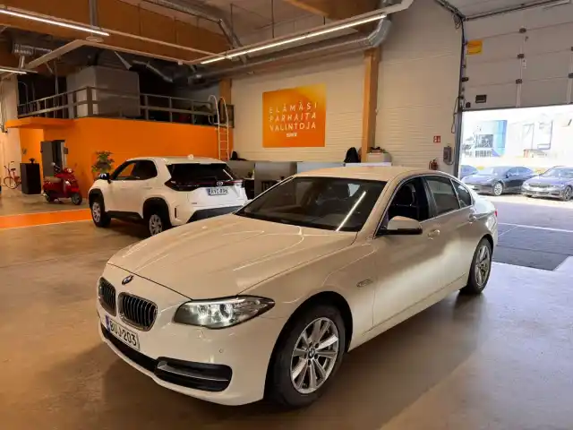 Valkoinen Sedan, BMW 520 – BUJ-203