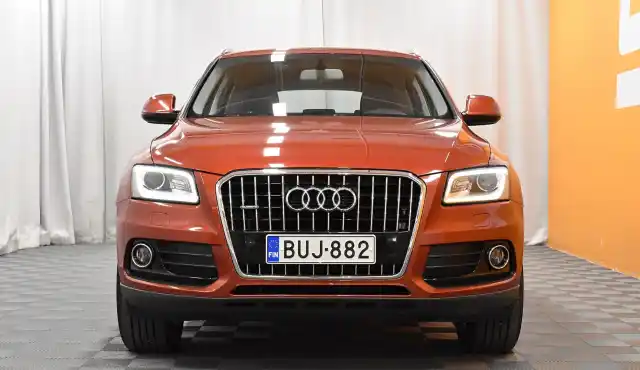 Punainen Maastoauto, Audi Q5 – BUJ-882