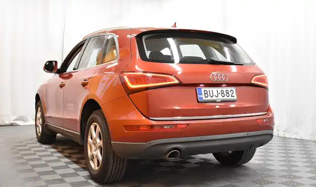 Punainen Maastoauto, Audi Q5 – BUJ-882