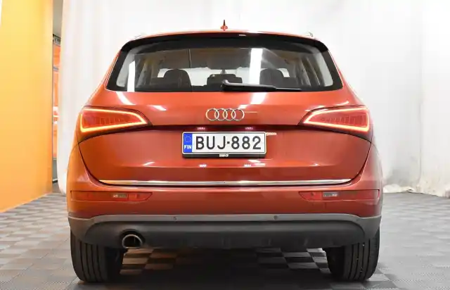 Punainen Maastoauto, Audi Q5 – BUJ-882