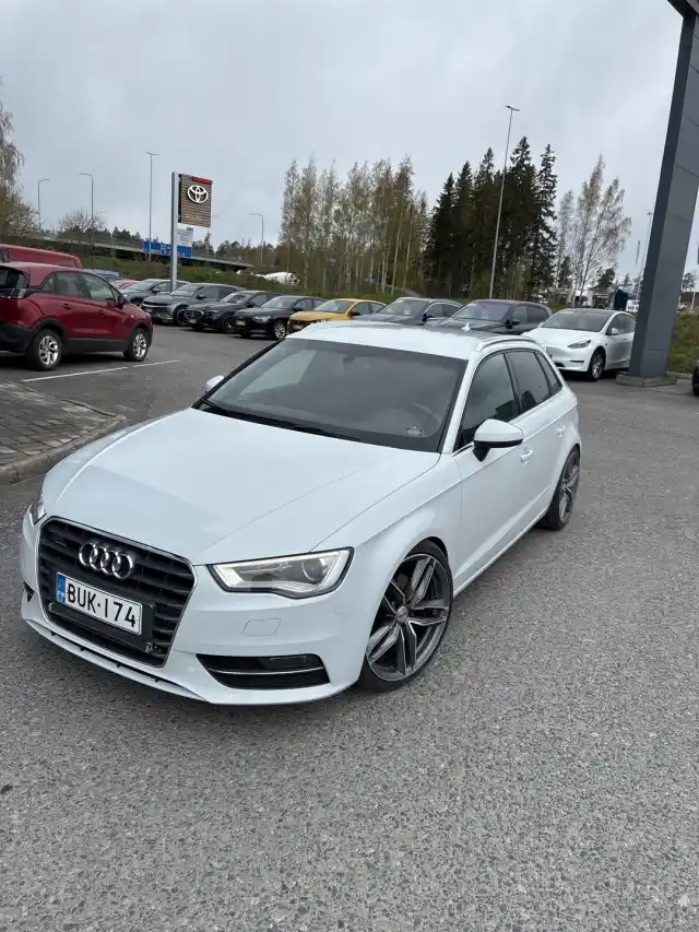 Harmaa Viistoperä, Audi A3 – BUK-174