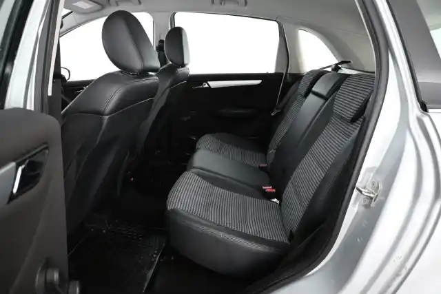 Harmaa Farmari, Mercedes-Benz B – BUK-593