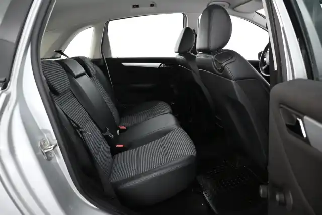 Harmaa Farmari, Mercedes-Benz B – BUK-593