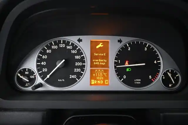 Harmaa Farmari, Mercedes-Benz B – BUK-593