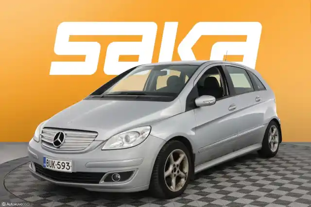 Harmaa Farmari, Mercedes-Benz B – BUK-593