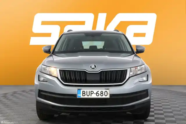 Harmaa Maastoauto, Skoda Kodiaq – BUP-680