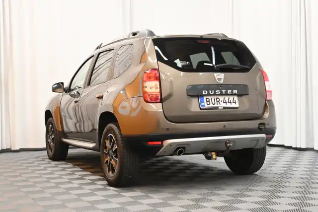 Ruskea Maastoauto, Dacia Duster – BUR-444