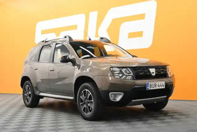 Ruskea Maastoauto, Dacia Duster – BUR-444