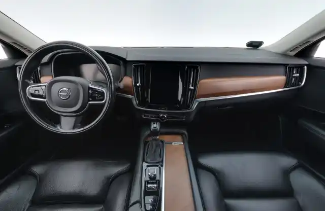 Musta Sedan, Volvo S90 – BUR-584