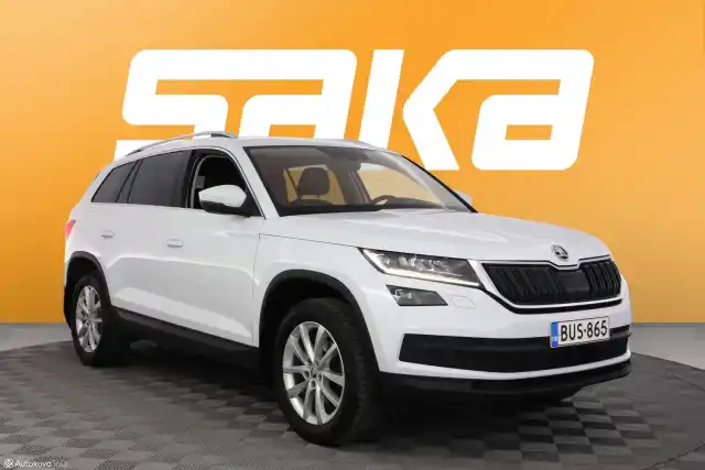 Valkoinen Maastoauto, Skoda Kodiaq – BUS-865