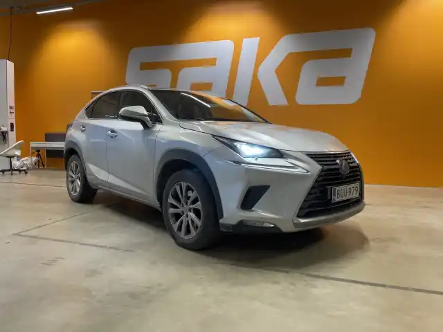 Hopea Maastoauto, Lexus NX – BUU-979