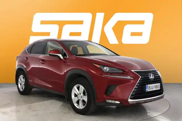 Punainen Maastoauto, Lexus NX – BUU-980