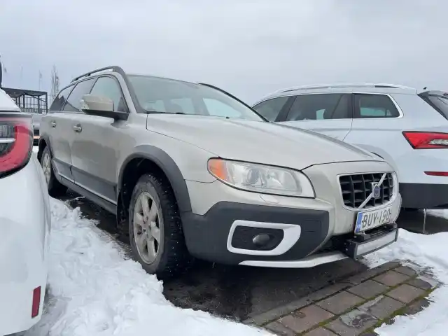 Harmaa Farmari, Volvo XC70 – BUV-190