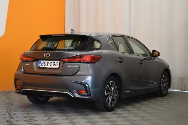 Harmaa Viistoperä, Lexus CT – BUV-296