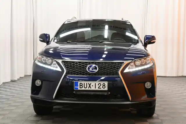 Sininen Maastoauto, Lexus RX – BUX-128