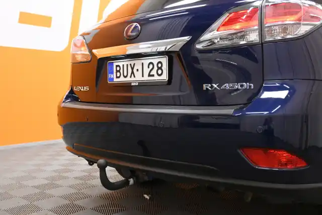 Sininen Maastoauto, Lexus RX – BUX-128