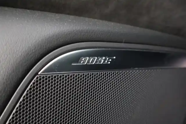 Musta Sedan, Audi A6 – BUX-208