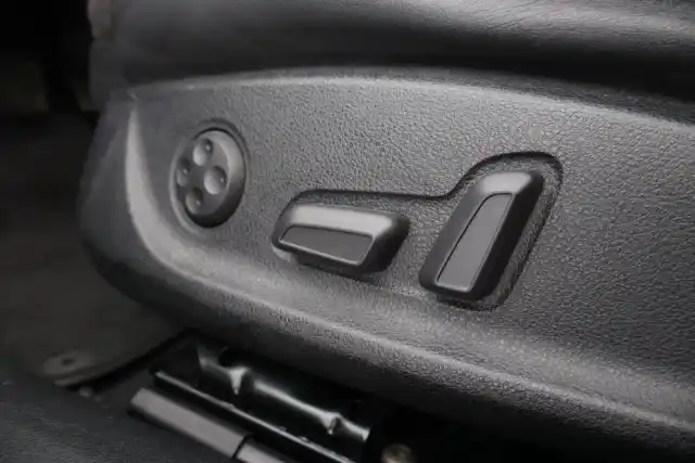 Musta Sedan, Audi A6 – BUX-208
