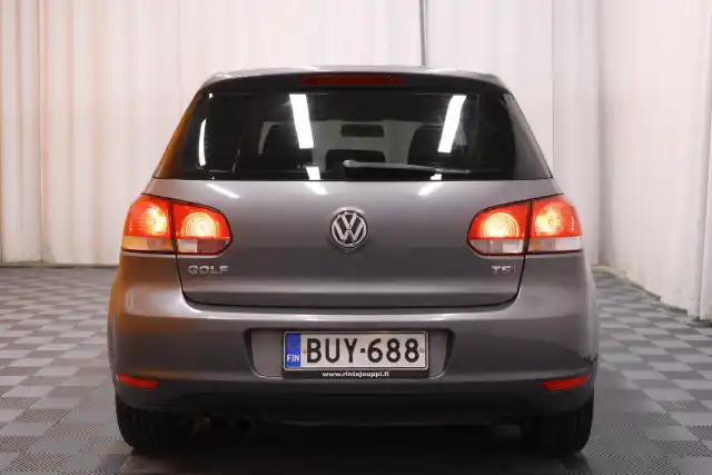 Harmaa Viistoperä, Volkswagen Golf – BUY-688