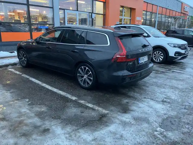 Musta Farmari, Volvo V60 – BVB-717