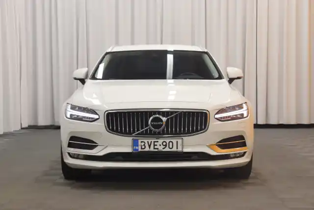 Valkoinen Farmari, Volvo V90 – BVE-901