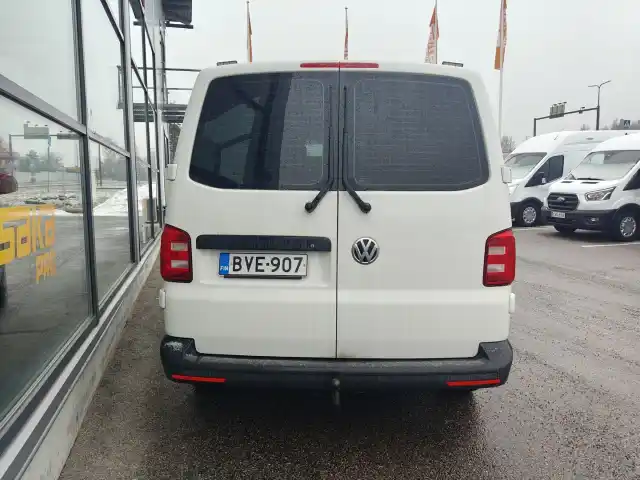 Valkoinen Pakettiauto, Volkswagen Transporter – BVE-907