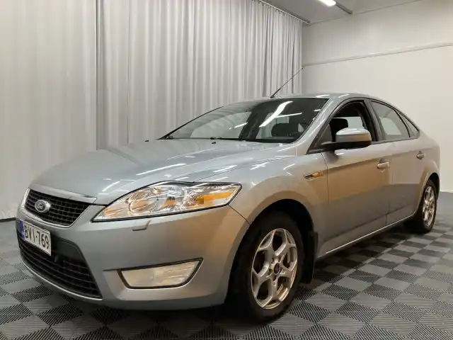 Harmaa Viistoperä, Ford Mondeo – BVI-769