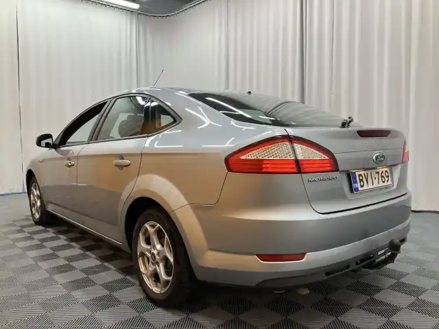 Harmaa Viistoperä, Ford Mondeo – BVI-769