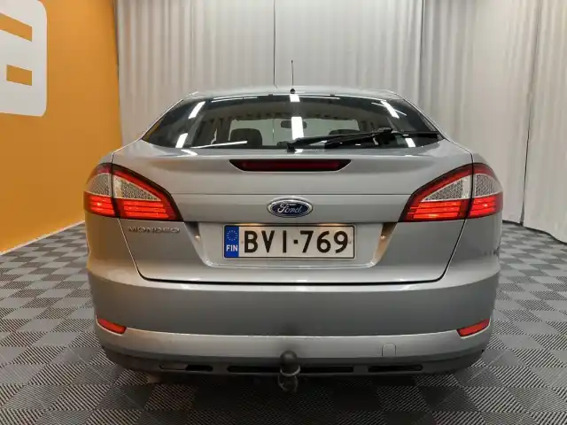 Harmaa Viistoperä, Ford Mondeo – BVI-769