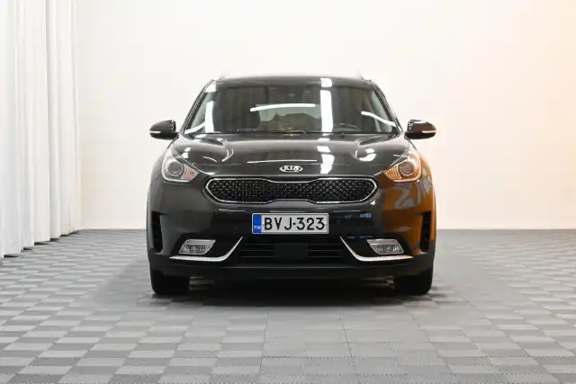 Ruskea Maastoauto, Kia Niro – BVJ-323