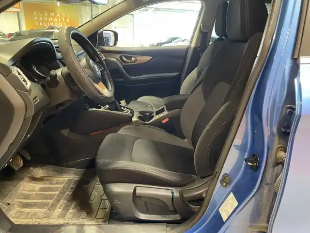 Sininen Maastoauto, Nissan Qashqai – BVK-987