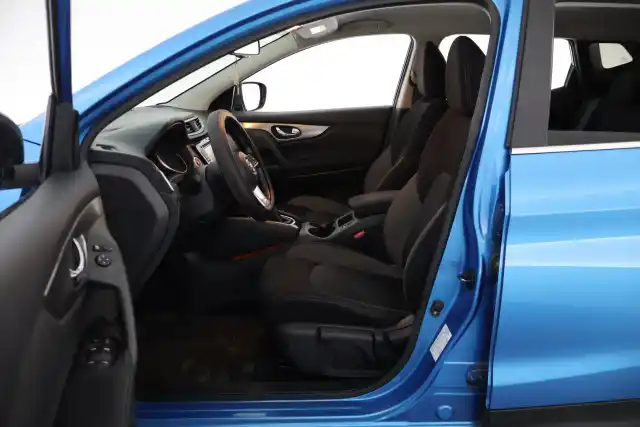 Sininen Maastoauto, Nissan Qashqai – BVK-987