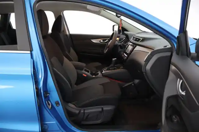 Sininen Maastoauto, Nissan Qashqai – BVK-987