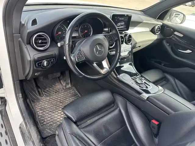 Valkoinen Maastoauto, Mercedes-Benz GLC – BVL-211
