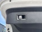 Valkoinen Maastoauto, Mercedes-Benz GLC – BVL-211, kuva 10