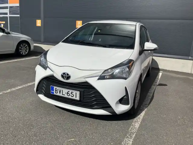 Valkoinen Viistoperä, Toyota Yaris – BVL-651