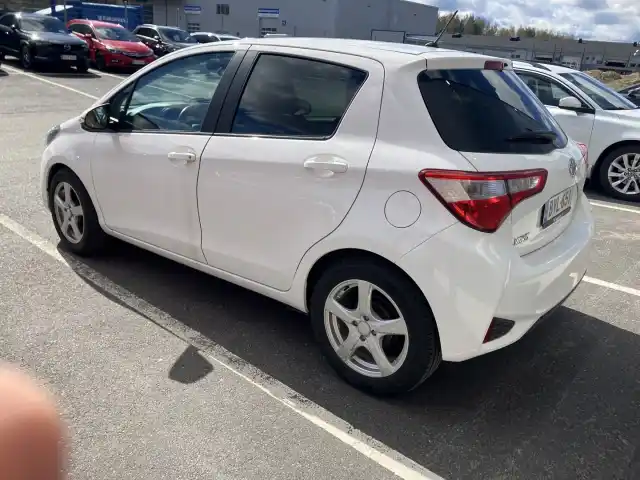 Valkoinen Viistoperä, Toyota Yaris – BVL-651