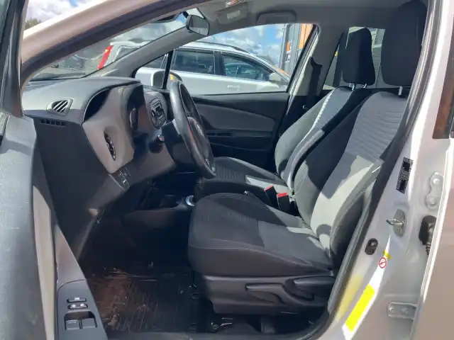Valkoinen Viistoperä, Toyota Yaris – BVL-651