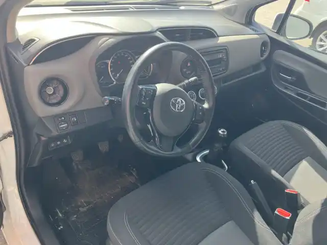 Valkoinen Viistoperä, Toyota Yaris – BVL-651