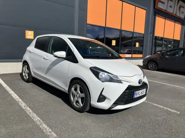 Valkoinen Viistoperä, Toyota Yaris – BVL-651