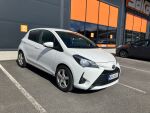Valkoinen Viistoperä, Toyota Yaris – BVL-651, kuva 1
