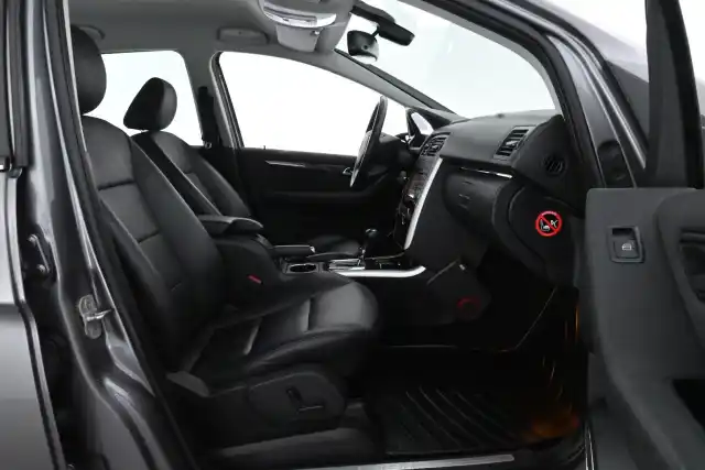 Harmaa Tila-auto, Mercedes-Benz B – BVN-513