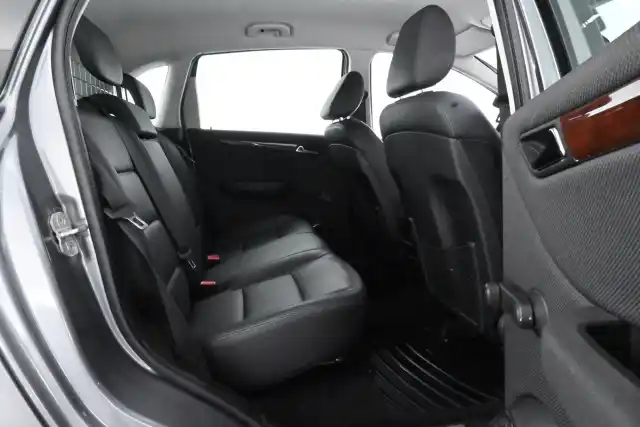 Harmaa Tila-auto, Mercedes-Benz B – BVN-513